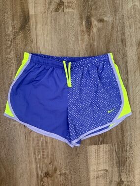 NWT Girls Nike Purple and Neon Yellow Dotted Athletic Shorts, Size Large